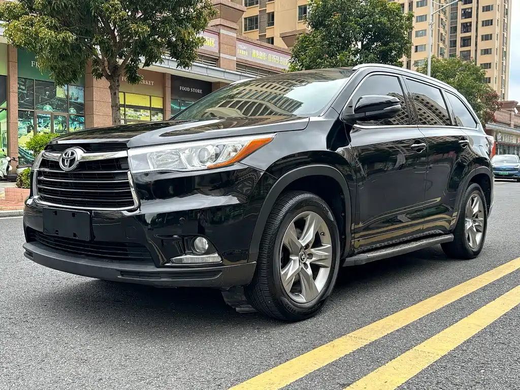 Toyota Highlander 2017 — фото 1