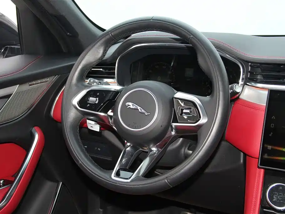 Jaguar F-PACE 2023 — фото 16