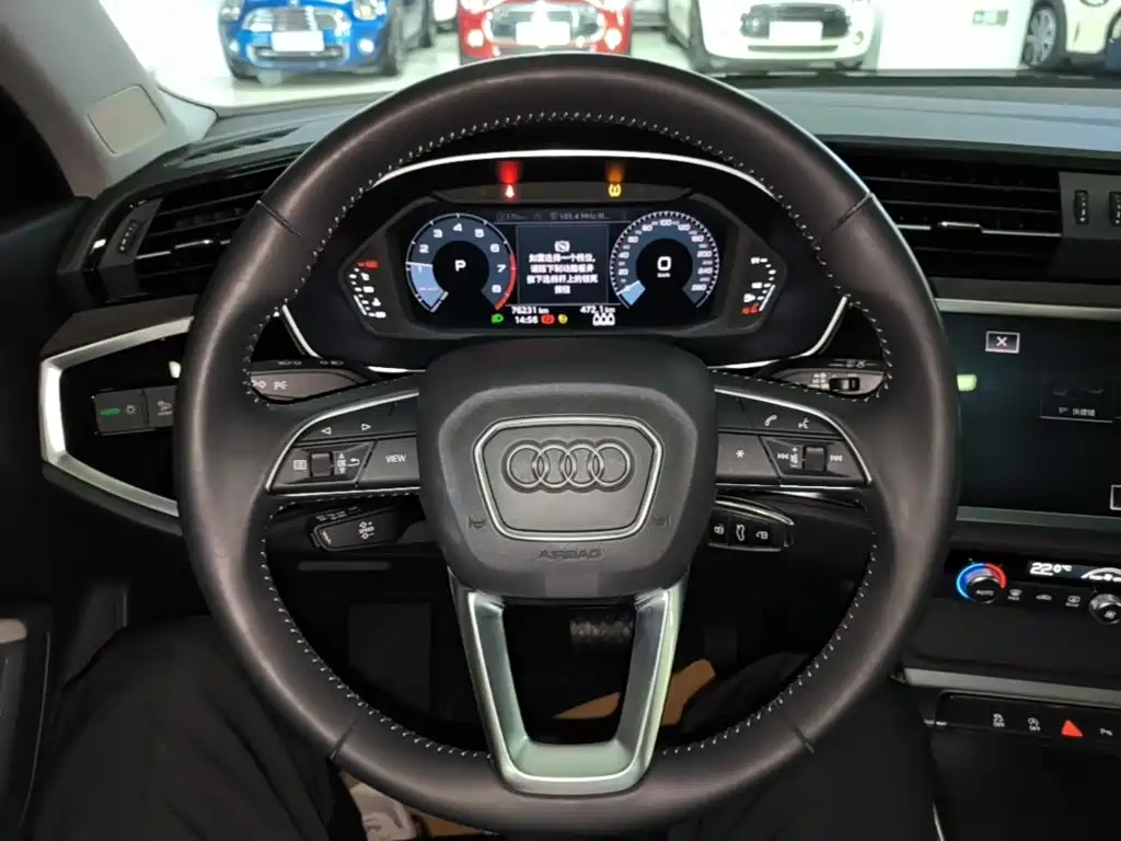 Audi Q3 2021 — фото 11
