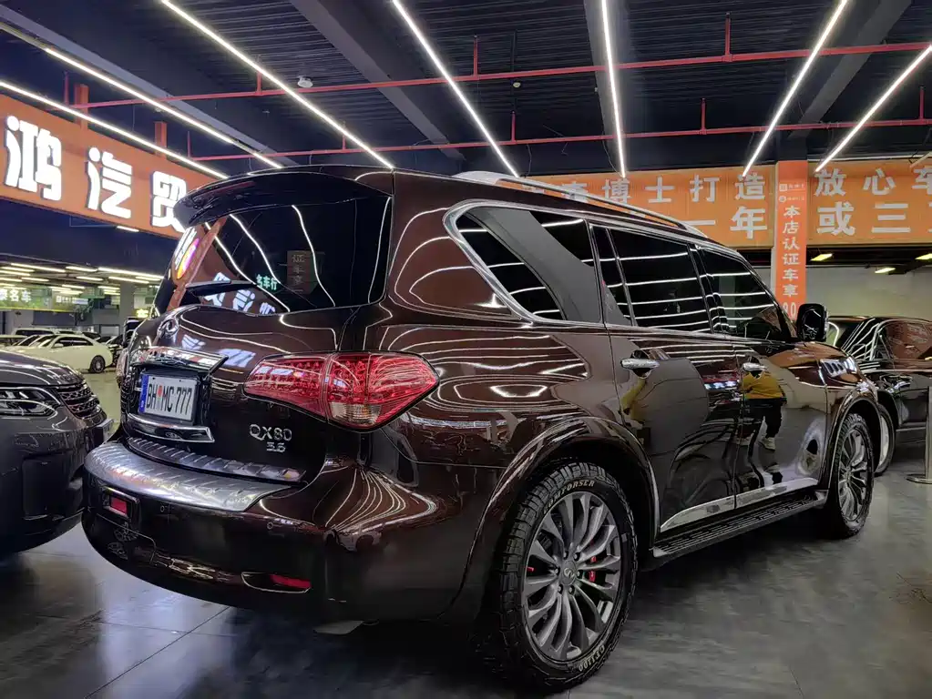 Infiniti QX80 2017 — фото 16