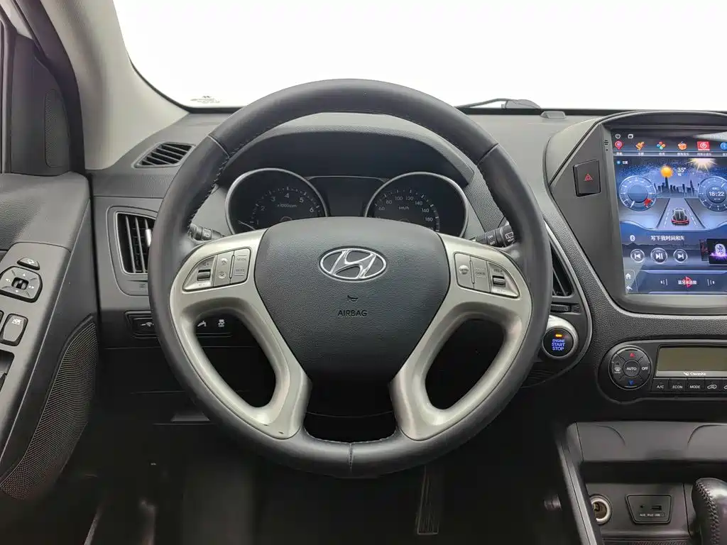 Hyundai ix35 2014 — фото 11