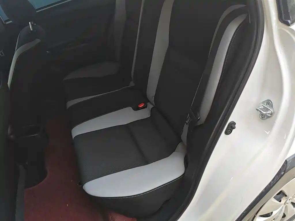 Toyota Yaris L 2022 — фото 17