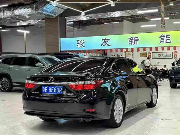 Lexus ES 2015