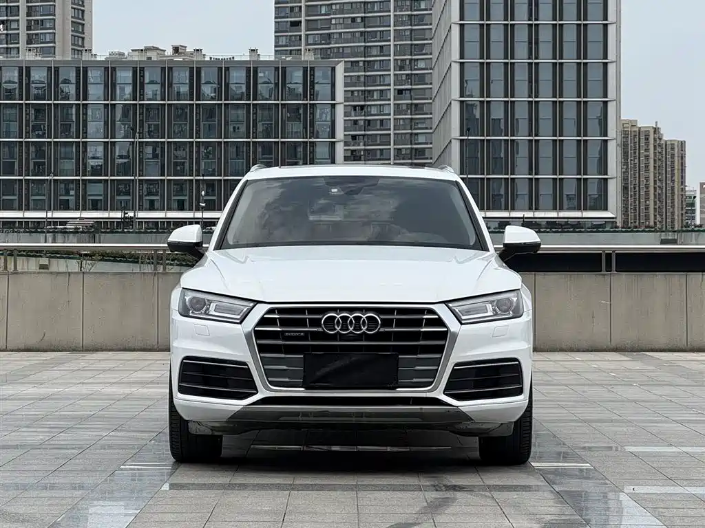 Audi Q5L 2020 — фото 2