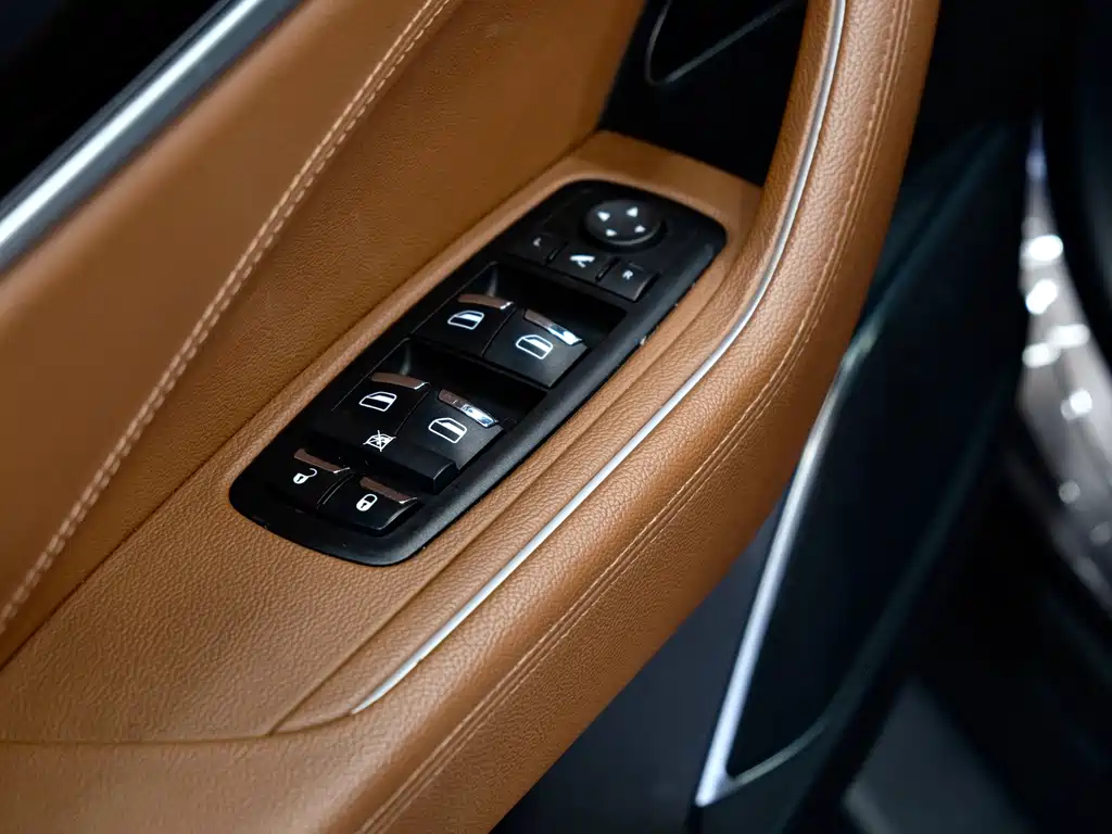 Maserati Levante 2016 — фото 12