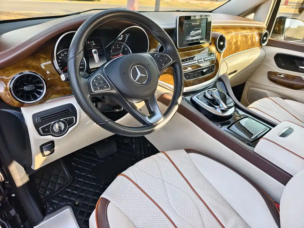 Mercedes-Benz V-Class 2020 — фото 6