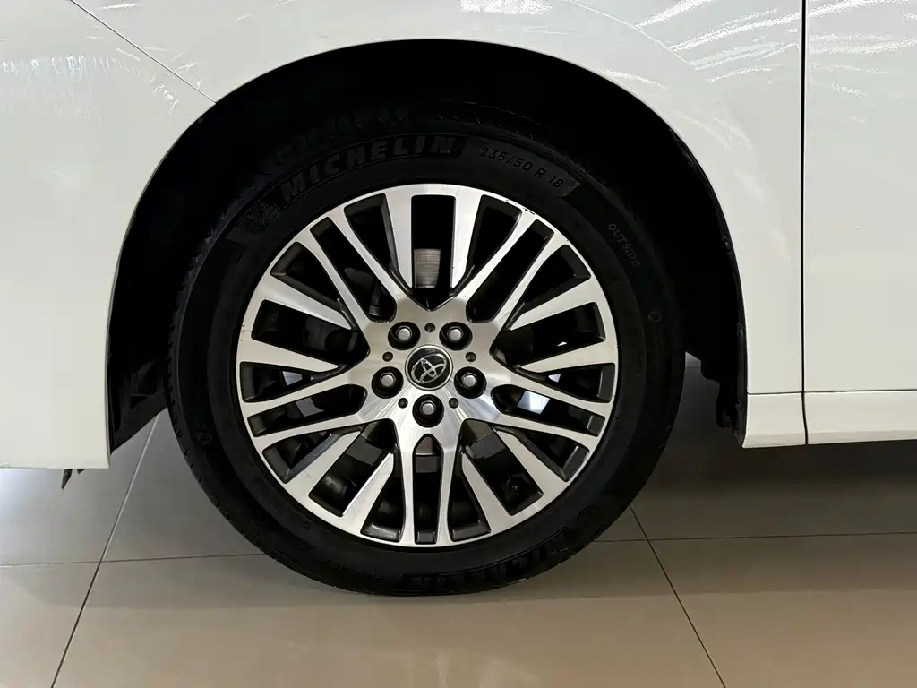 Toyota Alphard 2015 — фото 25
