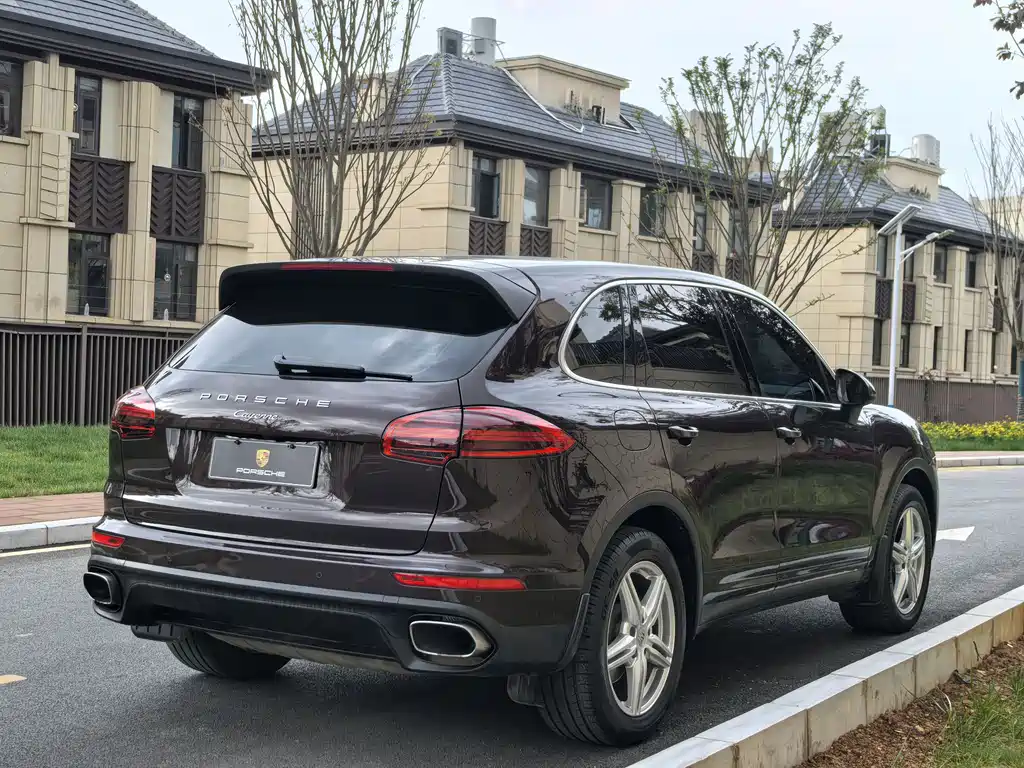 Porsche Cayenne 2016 — фото 23