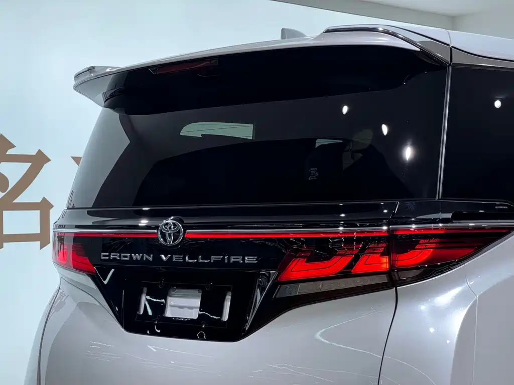 Toyota Vellfire 2025 — фото 7