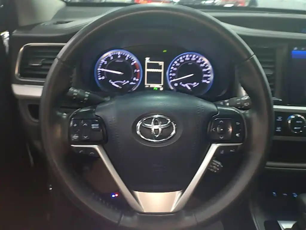 Toyota Highlander 2019 — фото 11