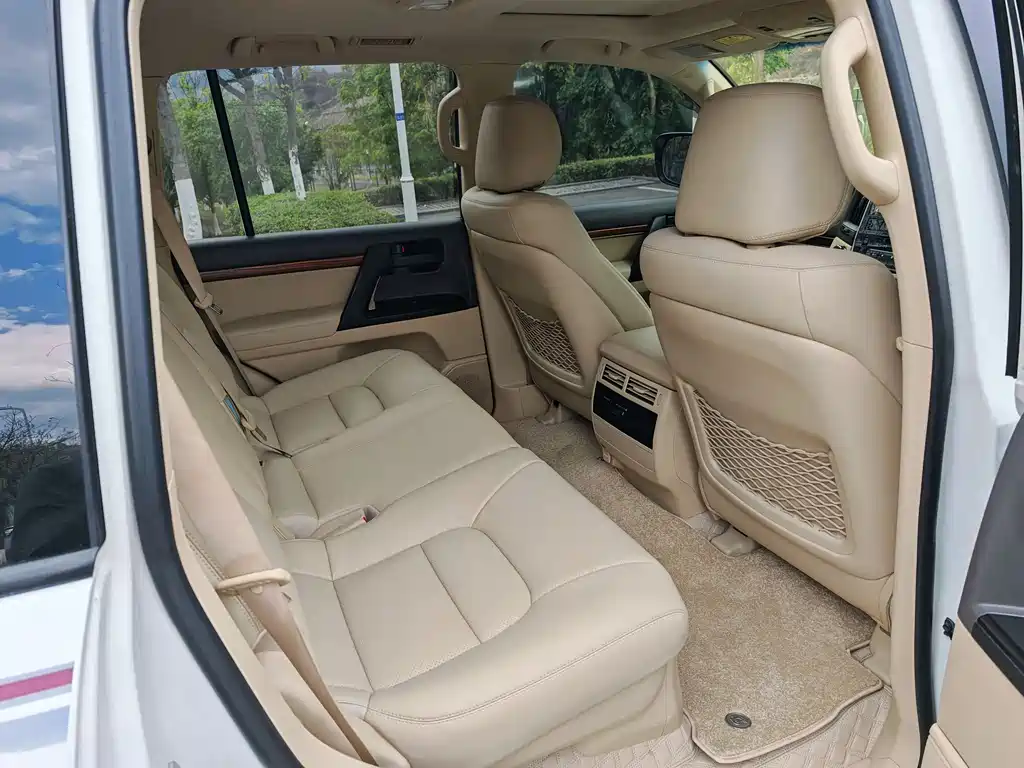 Toyota Land Cruiser 2017 — фото 11
