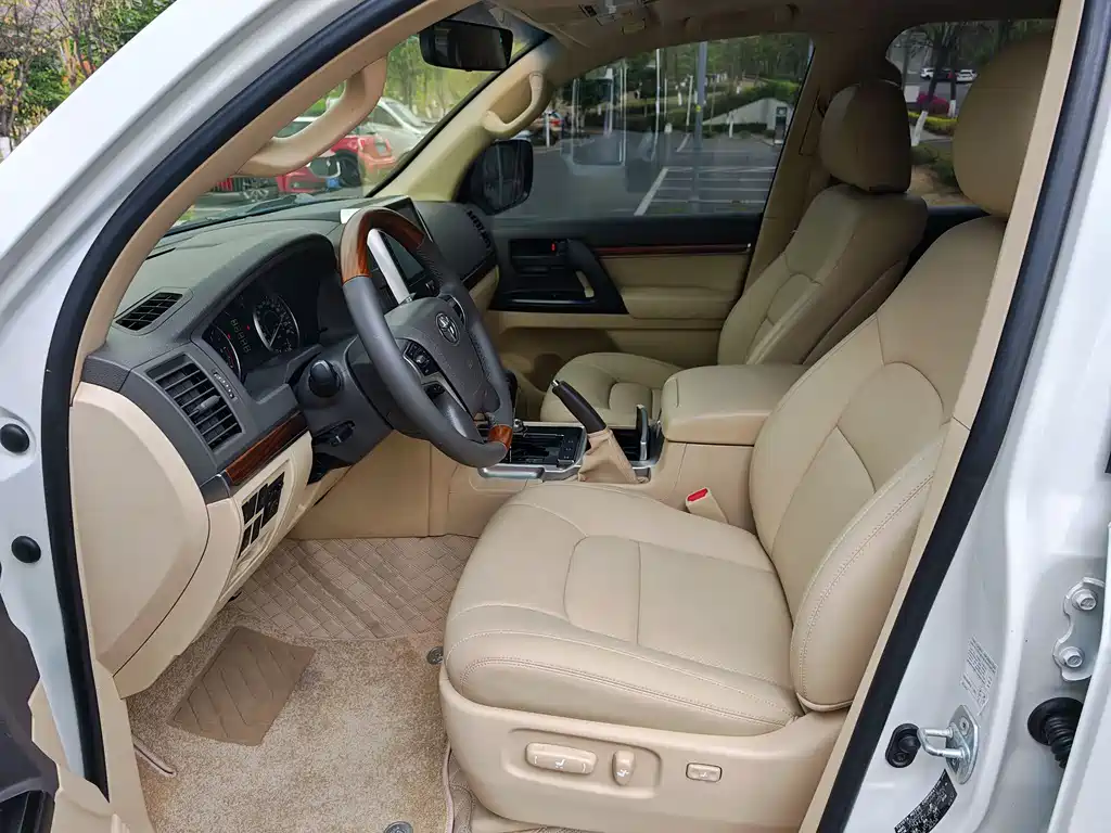 Toyota Land Cruiser 2017 — фото 14