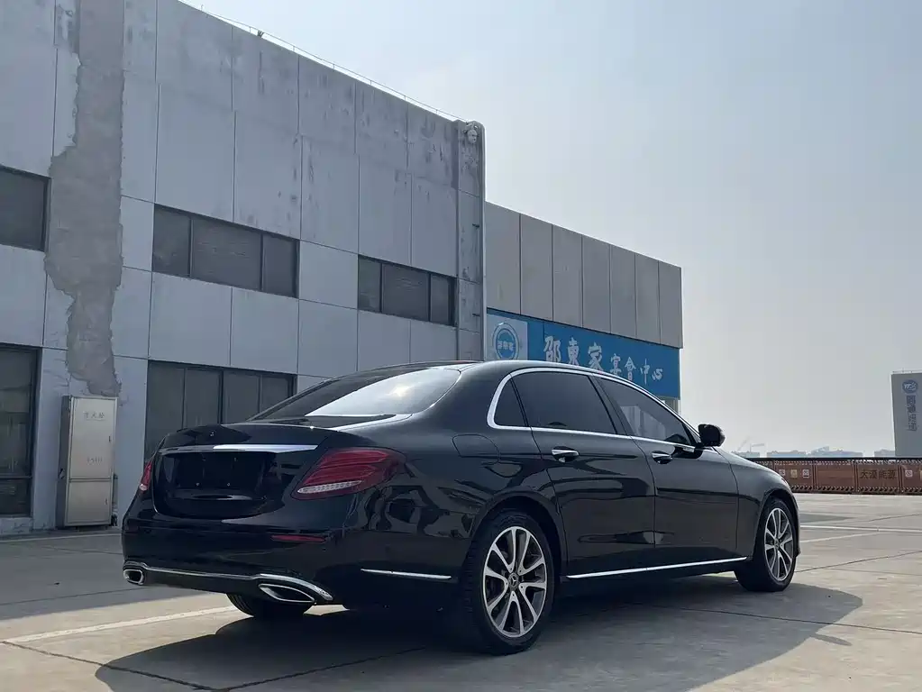 Mercedes-Benz E-Class 2018 — фото 9