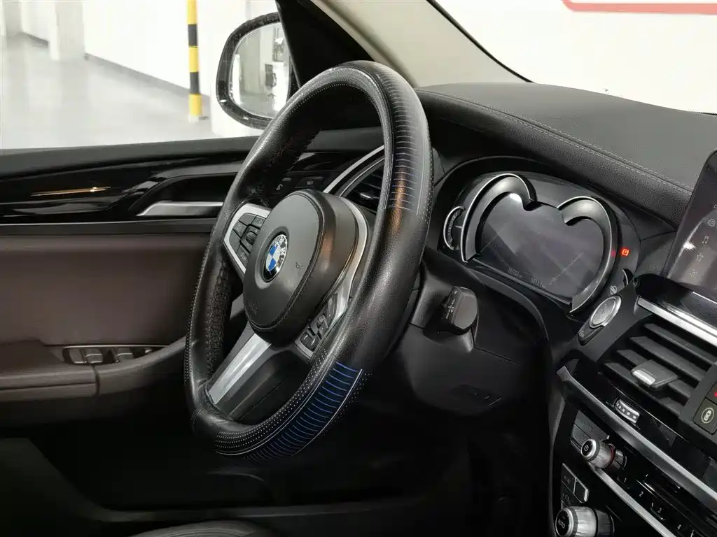 BMW X3 2018 — фото 22
