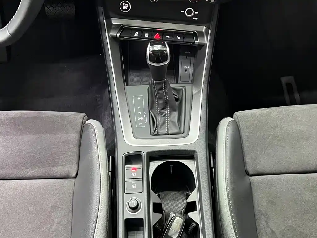 Audi Q3 2022 — фото 12