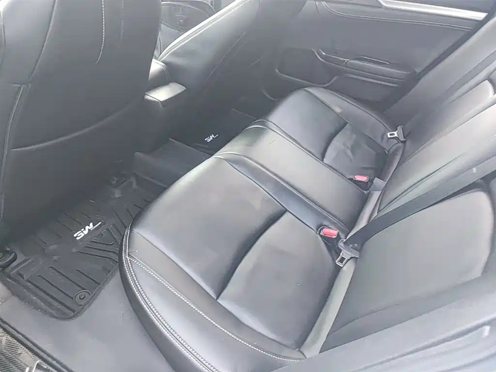 Honda Civic 2018 — фото 17