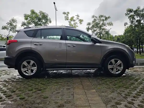 Toyota RAV4 2013