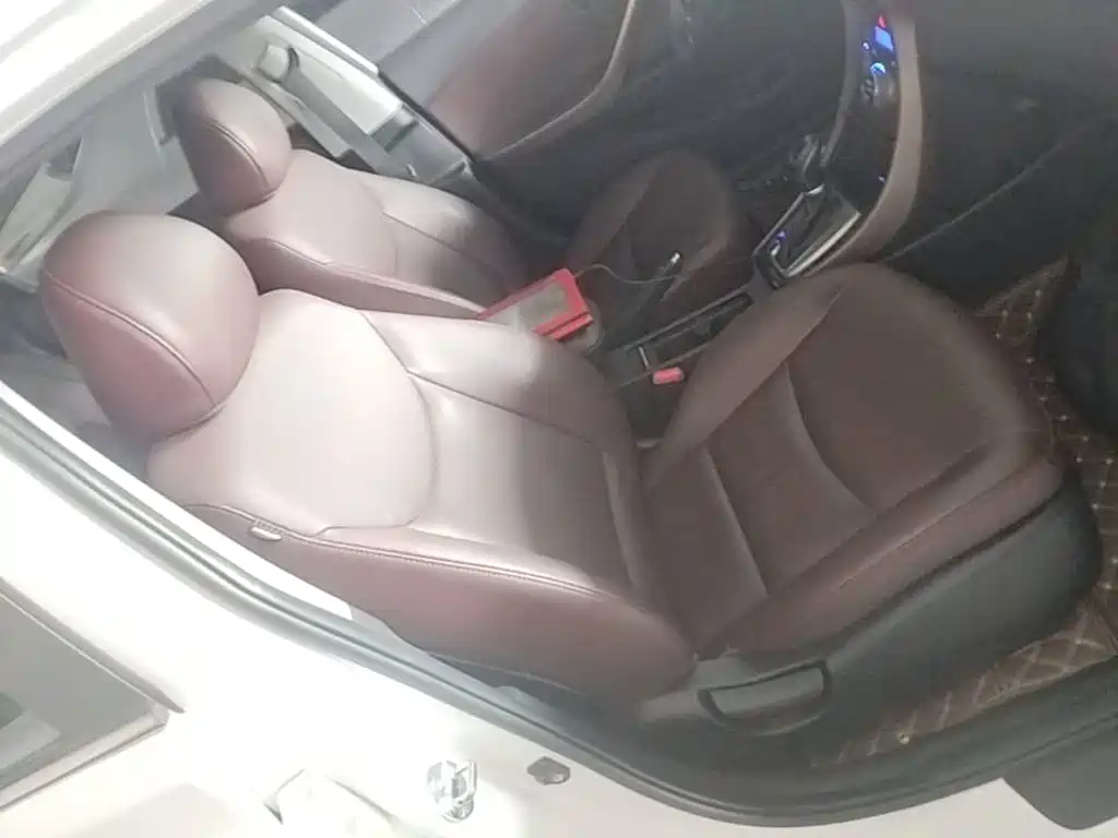 Hyundai Elantra 2016 — фото 25
