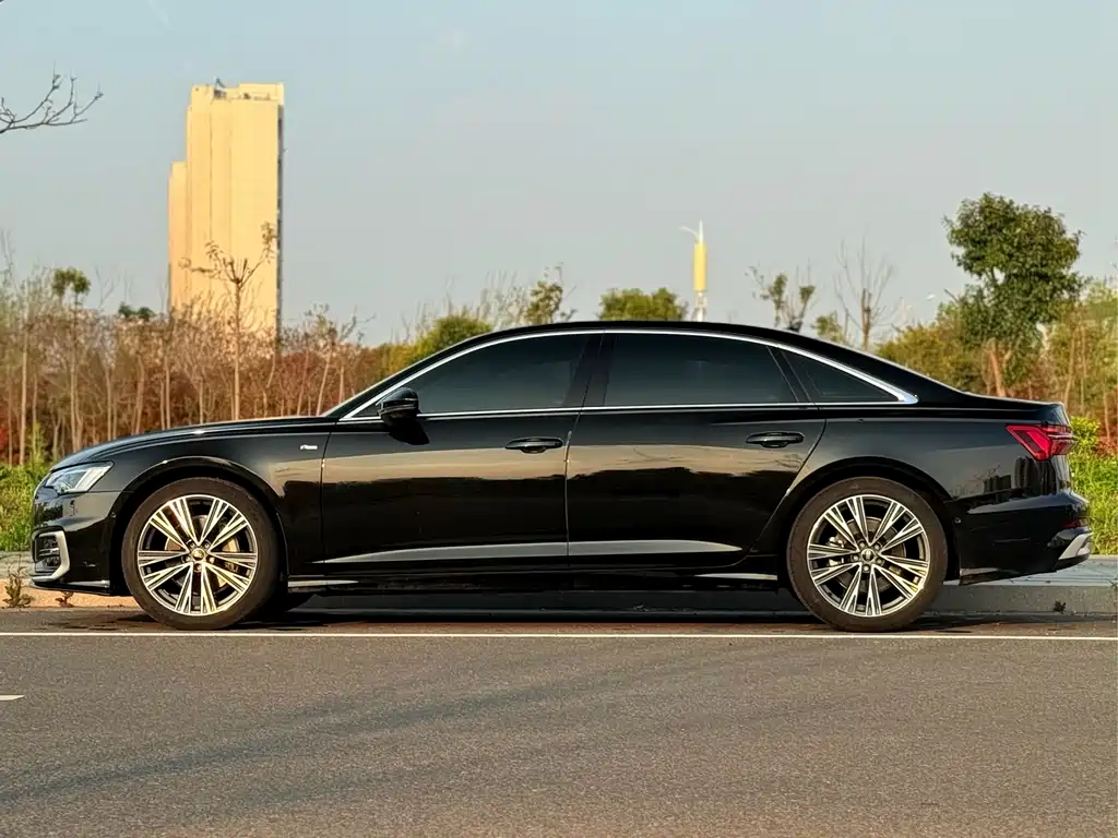 Audi A6L 2023 — фото 4