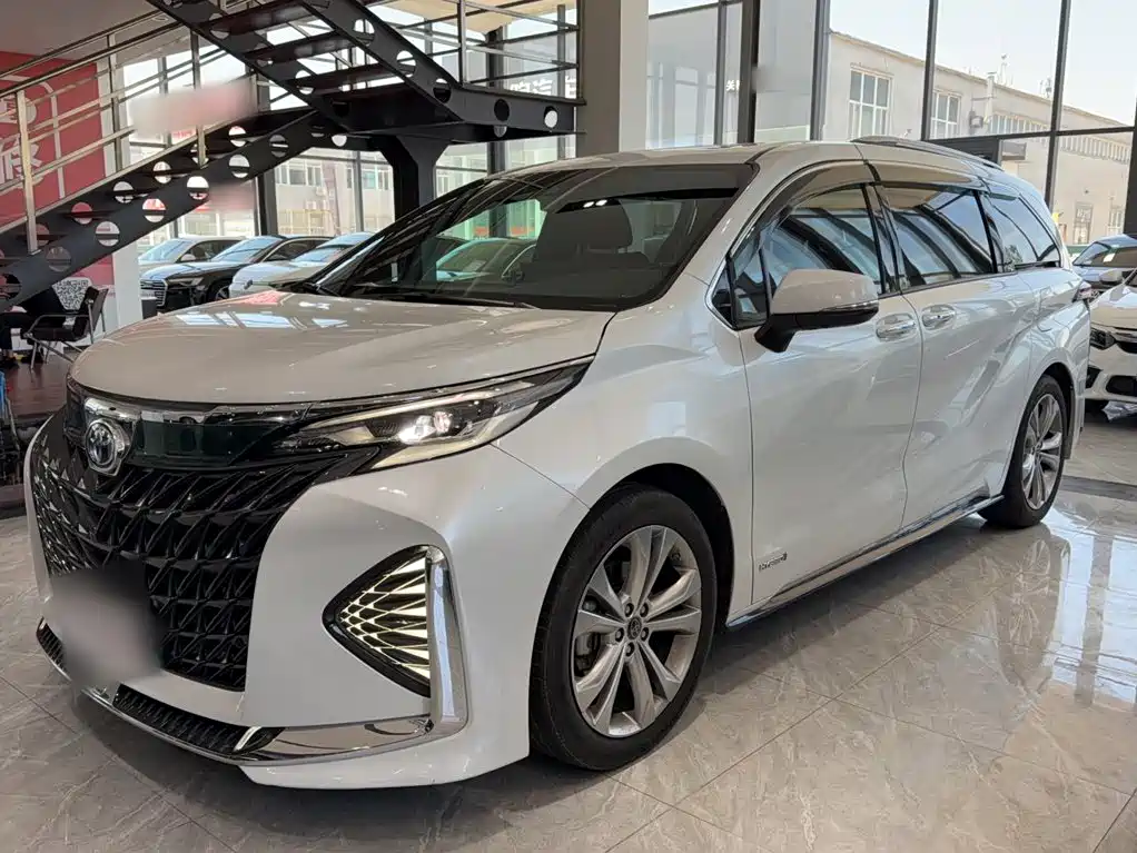 Toyota Sienna 2023 — фото 13