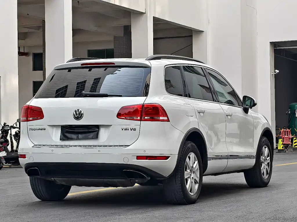 Volkswagen Touareg 2015 — фото 15
