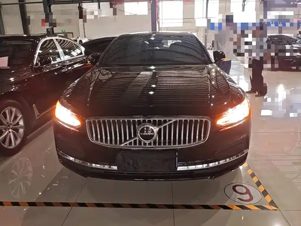 Volvo S90 2022