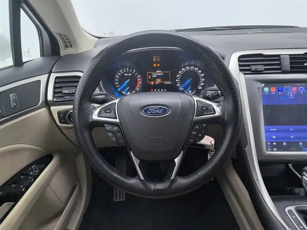 Ford Mondeo 2015 — фото 11