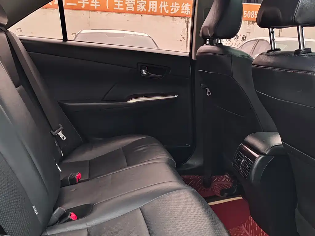 Toyota Camry 2017 — фото 10