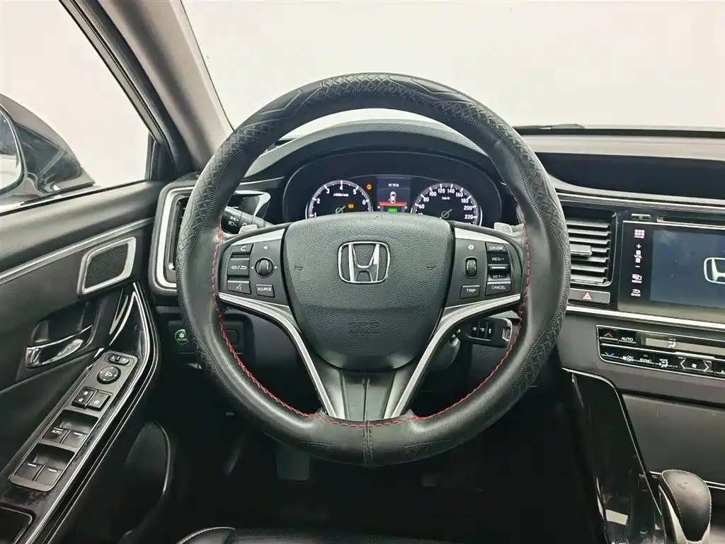Honda Spirior 2017 — фото 11
