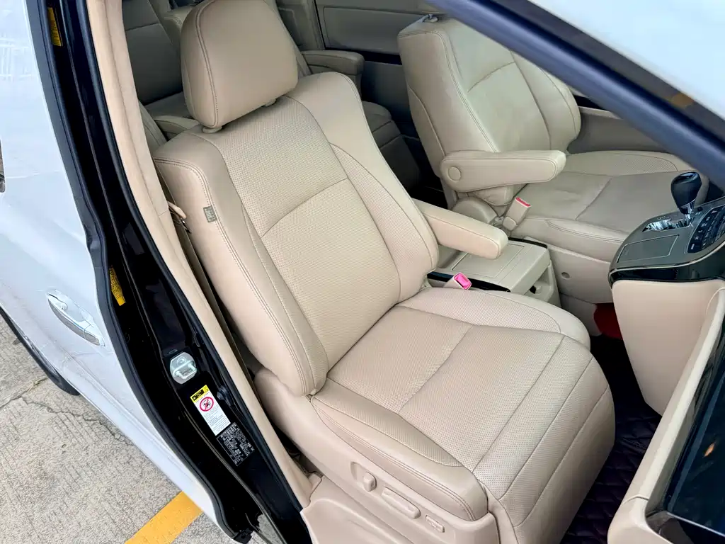 Toyota Alphard 2015 — фото 20