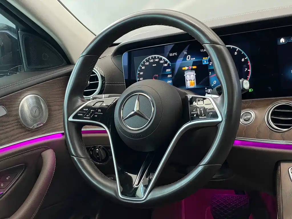 Mercedes-Benz E-Class 2022 — фото 13