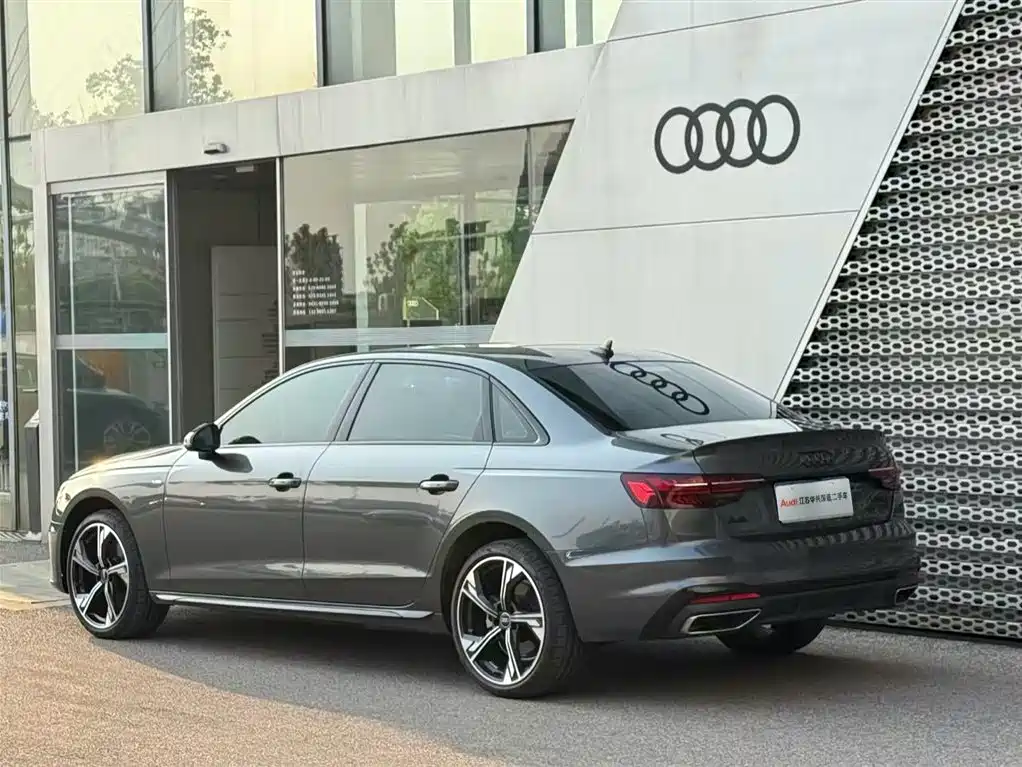 Audi A4L 2025 — фото 4