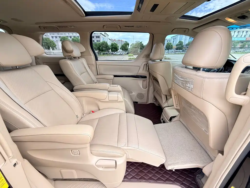 Toyota Alphard 2015 — фото 18