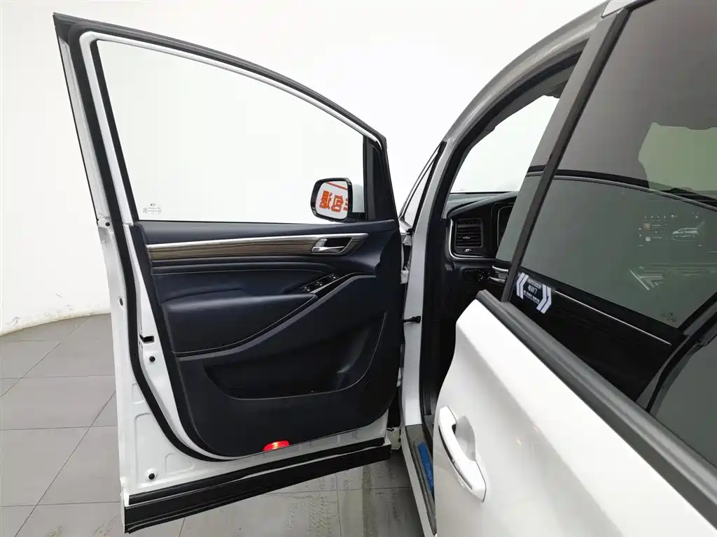 GAC Motor Trumpchi M8 2022 — фото 8