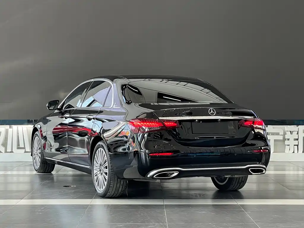 Mercedes-Benz E-Class 2022 — фото 4