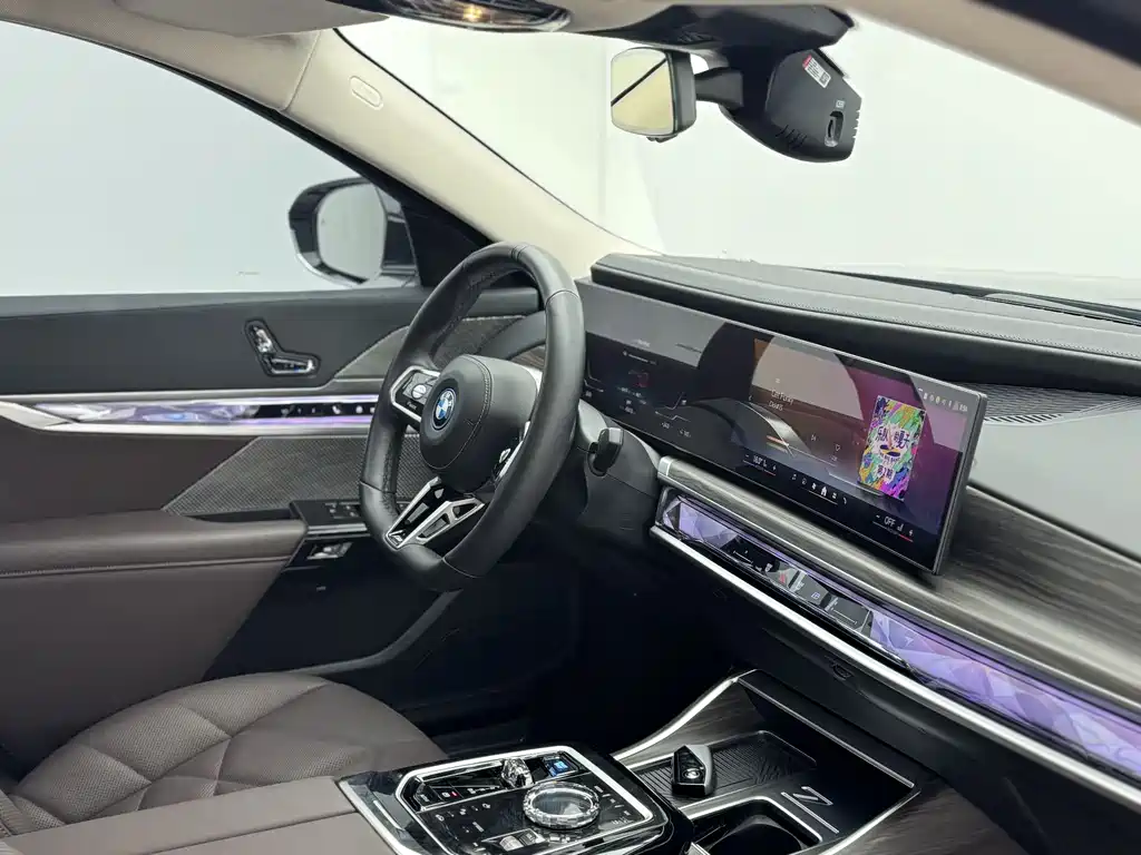 BMW i7 2025 — фото 19