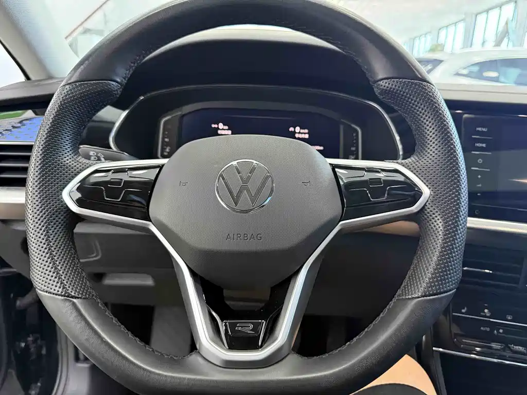 Volkswagen Passat 2022 — фото 12