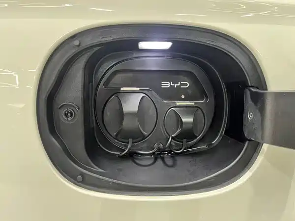 BYD Seal 06 2025