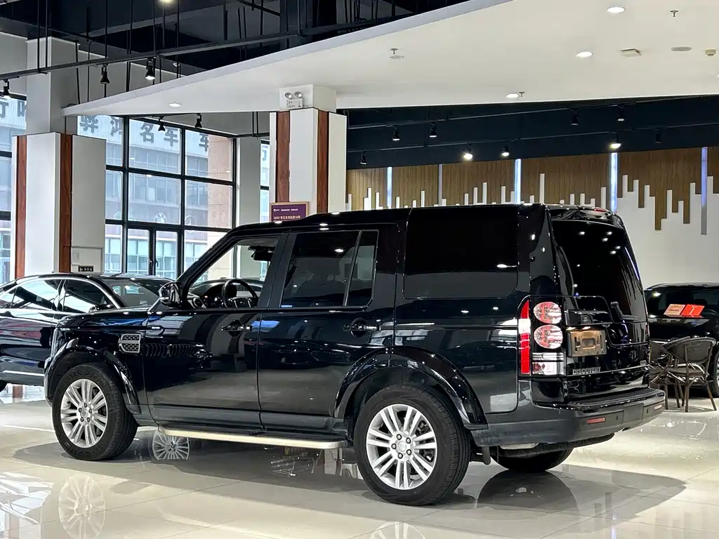 Land Rover Discovery 2017 — фото 29