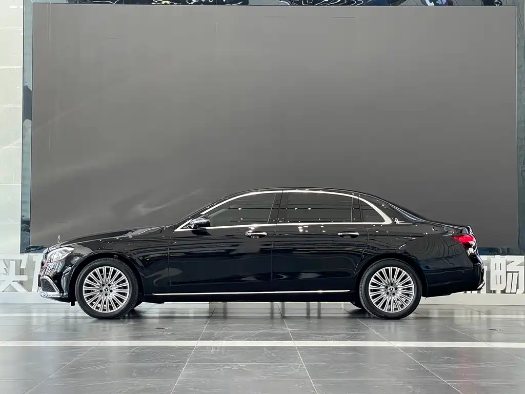 Mercedes-Benz E-Class 2022 — фото 3