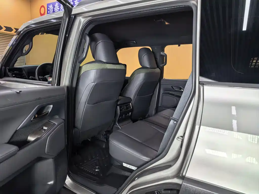 Lexus GX 2024 — фото 11