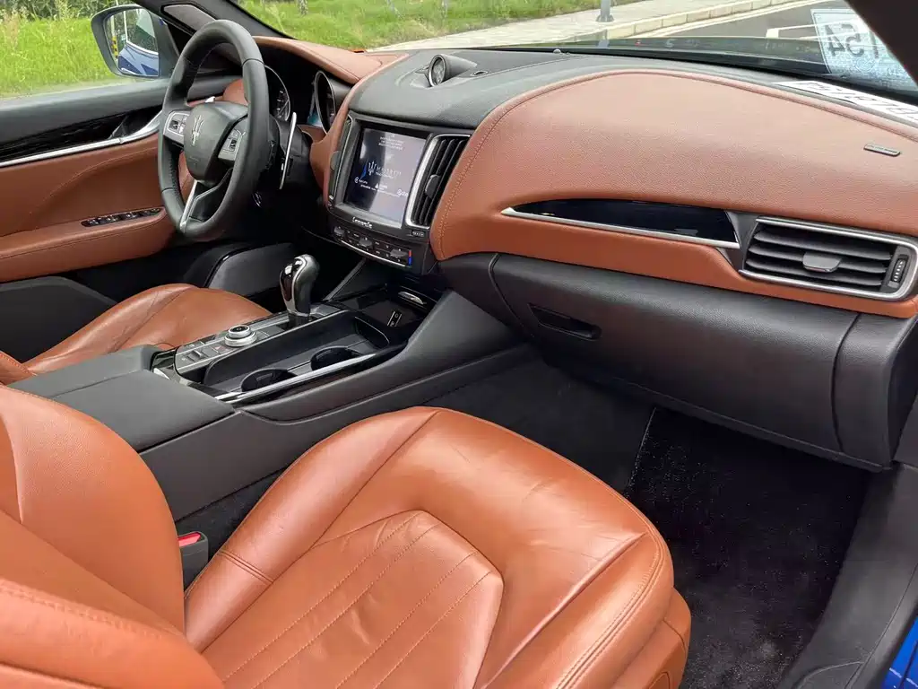 Maserati Levante 2016 — фото 15