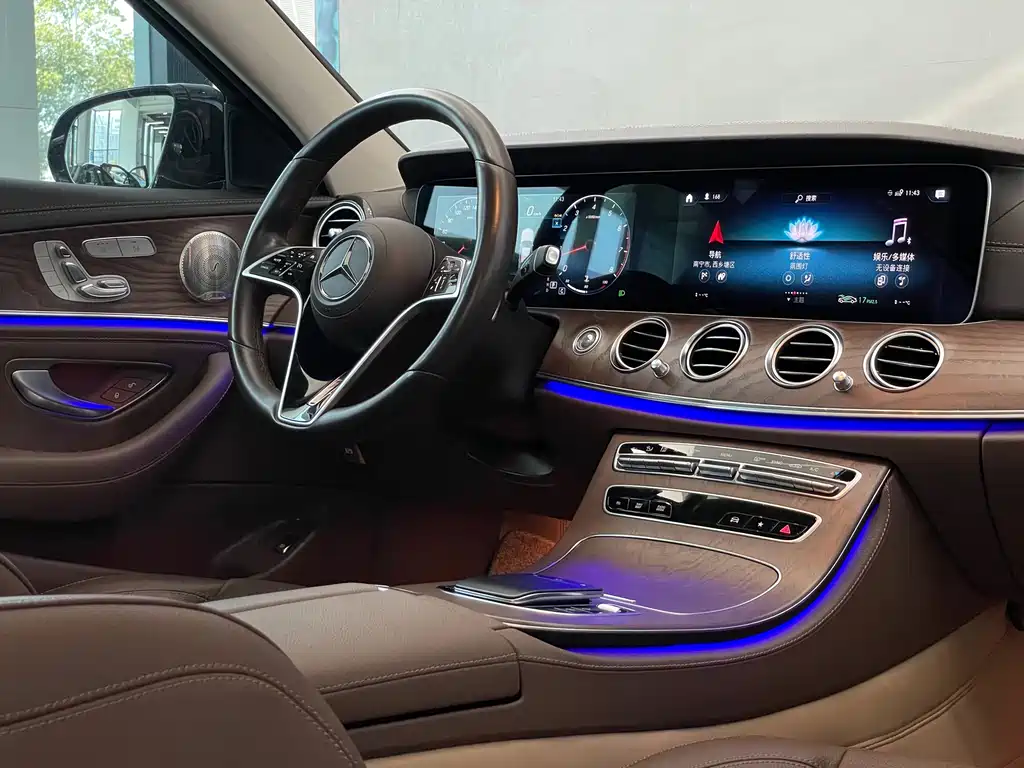 Mercedes-Benz E-Class 2022 — фото 10