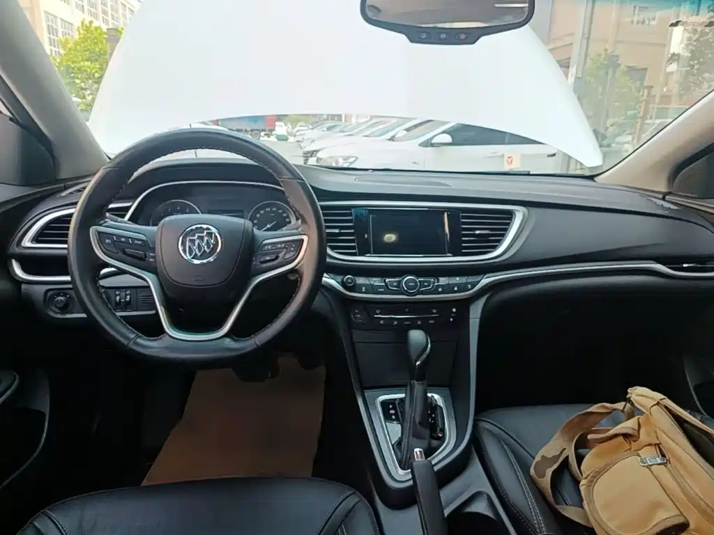 Buick Excelle 2019 — фото 10