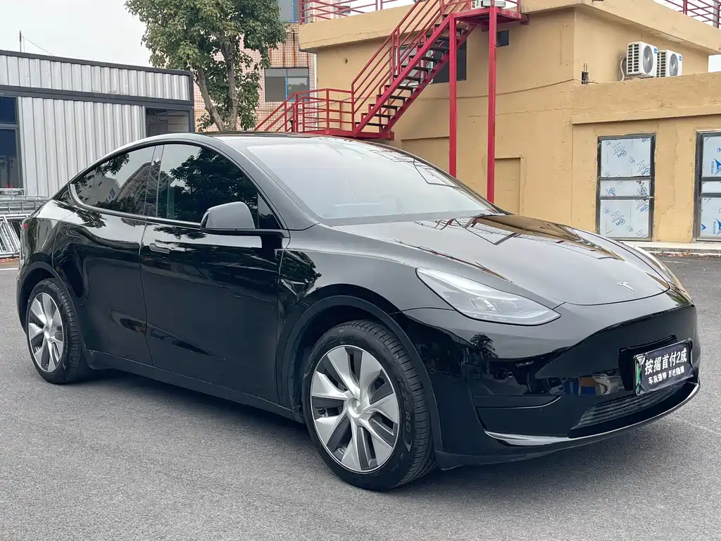 Tesla Model Y 2023 — фото 3