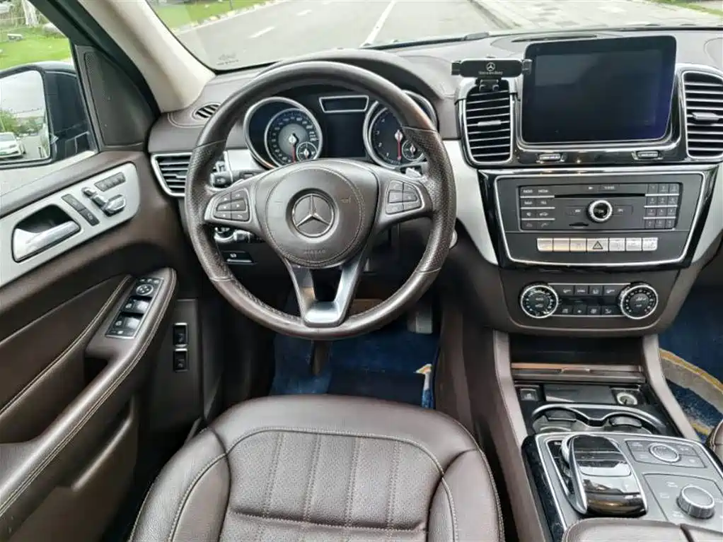 Mercedes-Benz GLS 2016 — фото 14