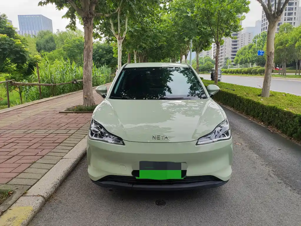 Neta V 2022