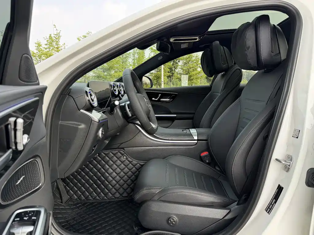 Mercedes-Benz C-Class 2024