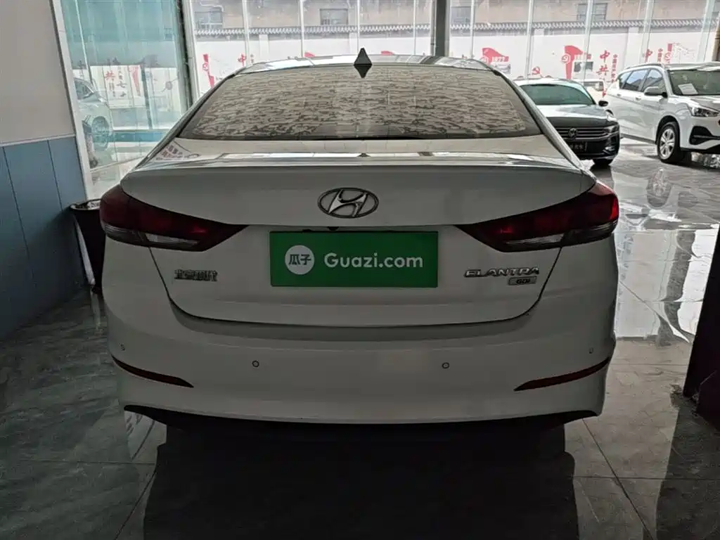 Hyundai Elantra 2018 — фото 6
