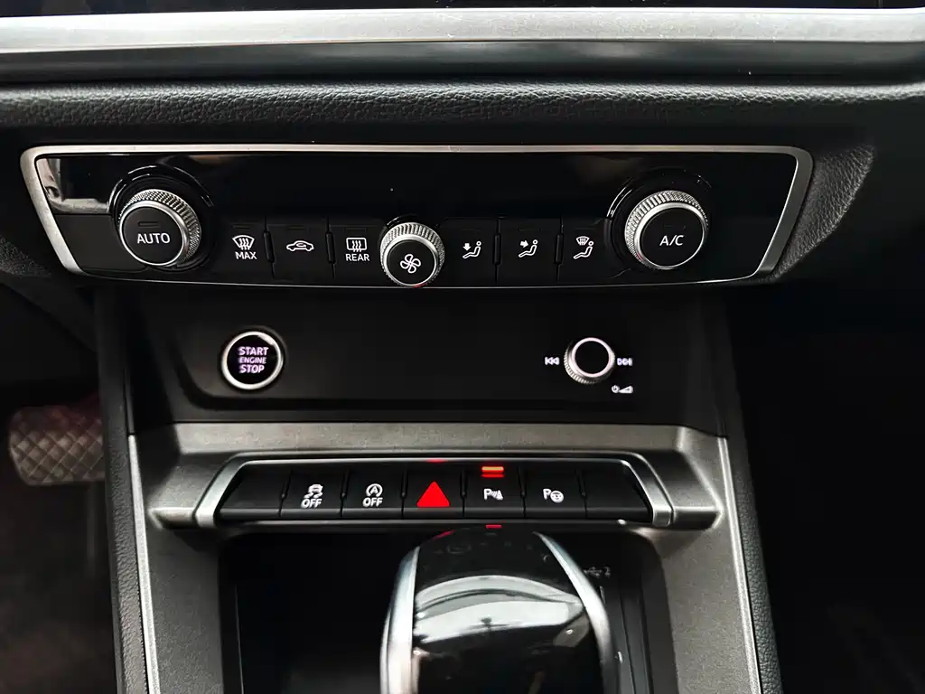 Audi Q3 2023 — фото 11